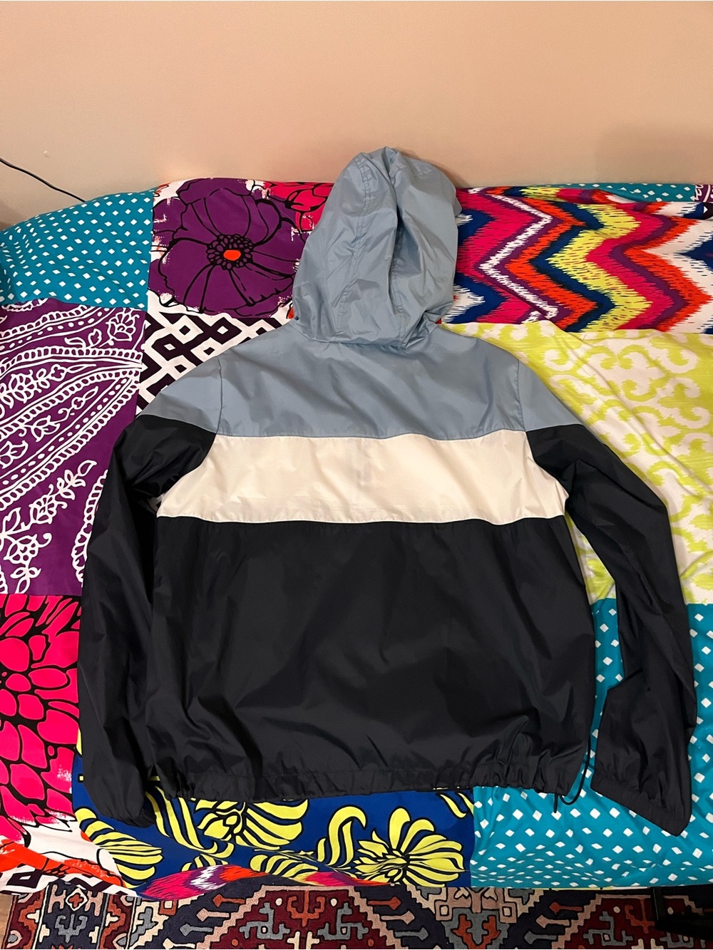 Women’s Colorblock Windbreaker Jacket - Picture 3 of 4